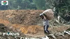 Sekitar 800 warga yang tinggal di Bukit Bonjot, mengungsi ke rumah kerabat dan saudara serta ke sejumlah gedung sekolah.