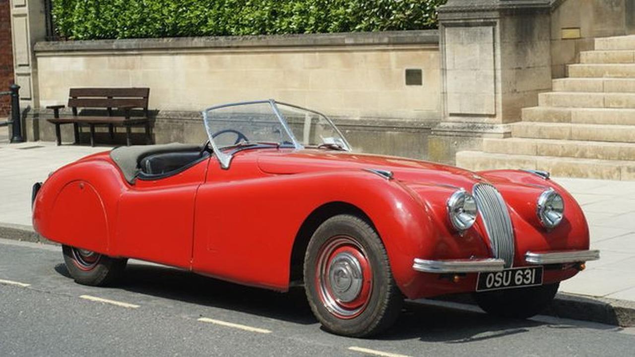 Jaguar XK 120 Roadster.