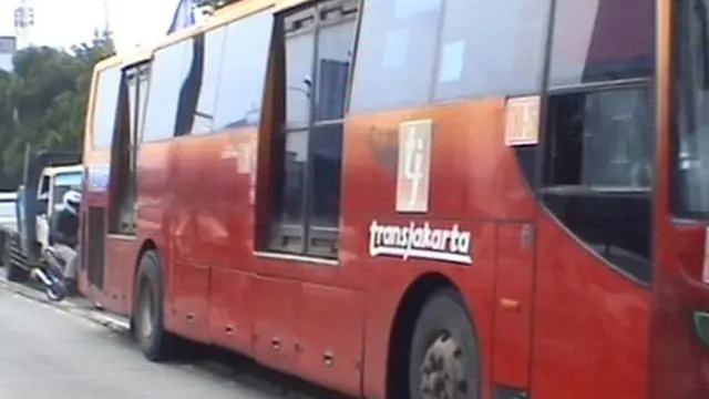 [VIDEO] Bus `Baru` Transjakarta Mogok di Jalan Gatot Subroto