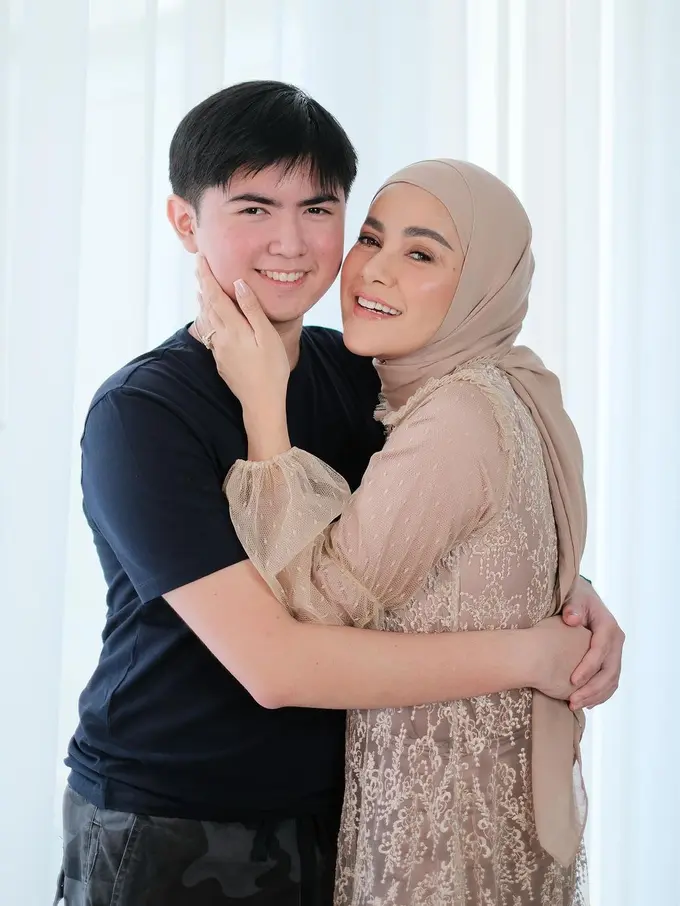 [Fimela] Olla Ramlan dan Sean