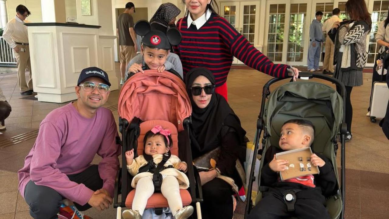7 Potret Kebahagiaan Keluarga Raffi Ahmad di Hong Kong, Penampilan Lily Jadi Highlight