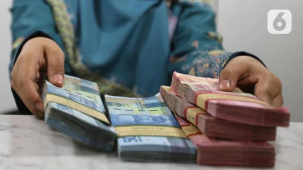Nilai Tukar Rupiah Makin Loyo Tembus Rp17.400, Pengamat Ungkap Penyebabnya