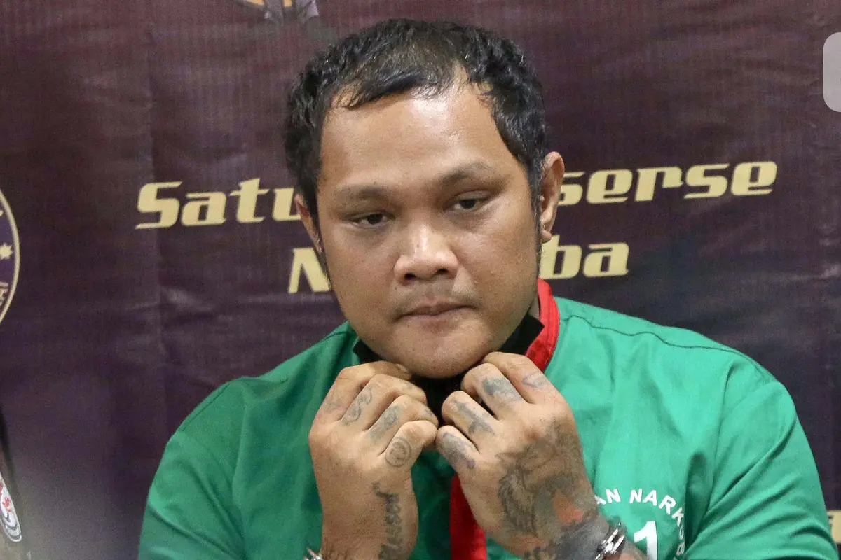 Dihadirkan Saat Rilis Penyalahgunaan Narkoba, Musisi Virgoun Kenakan Baju Tahanan