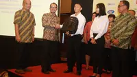 Menteri Ketenagakerjaan M Hanif Dhakiri melepas 900 peserta pemagangan kerja di Yogyakarta.