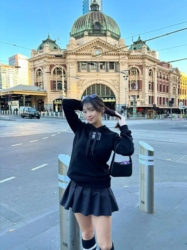 7 Pesona Livy Renata dengan Outfit Casual, Simpel Tapi Fashionable  (credit: instagram/livyrenata).