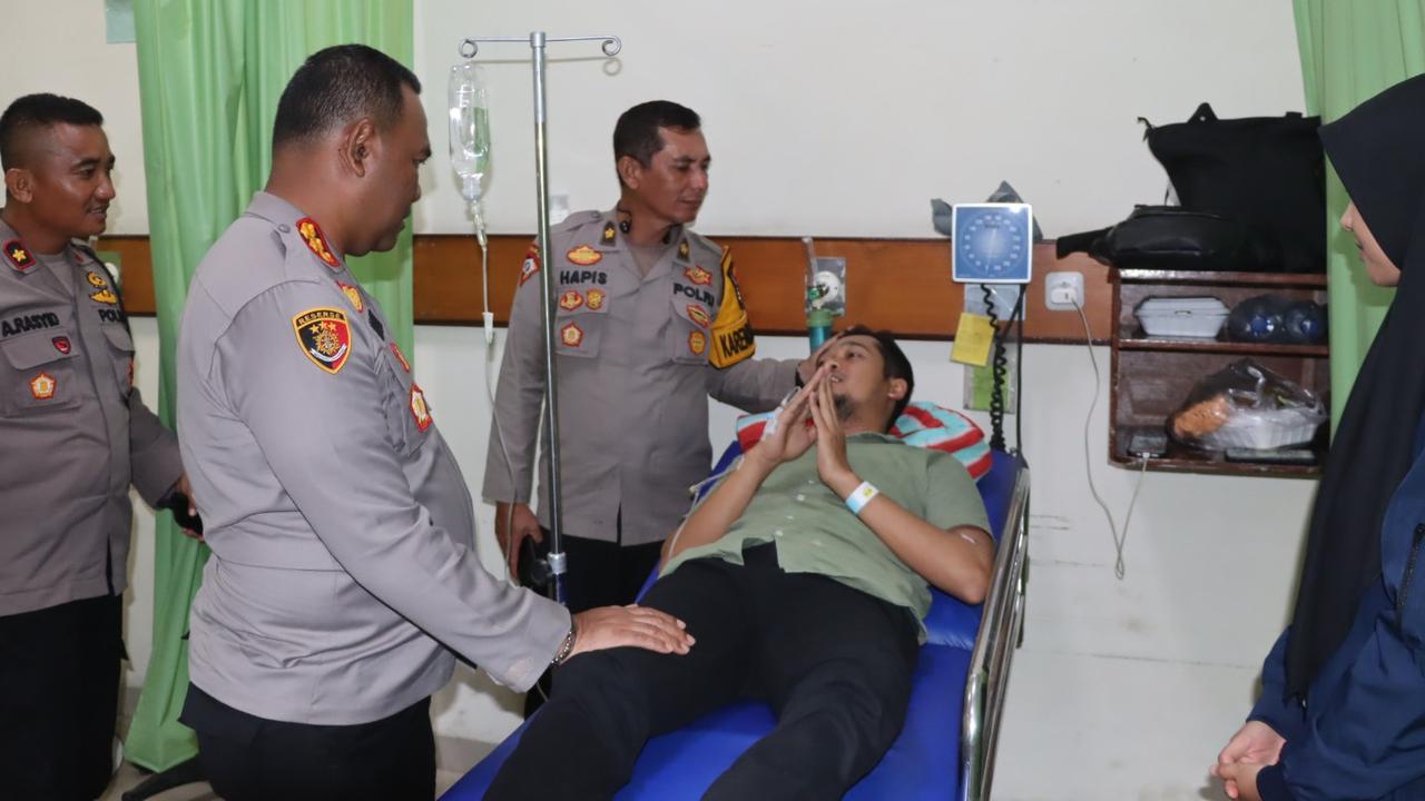 Puluhan Polisi Luka-Luka saat Amankan Demo di Depan Pemprov Lampung, 2 Orang Kepala Bocor Terima 11 Jahitan