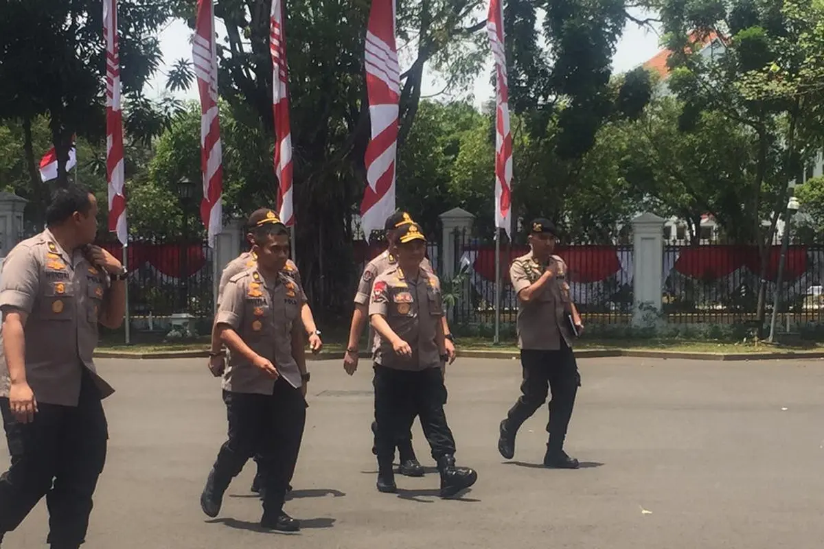 Jokowi Panggil Kapolri Tito Karnavian