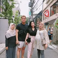 Billy Syahputra dan Elvia Cerolline (Sumber: Instagram/visitia)