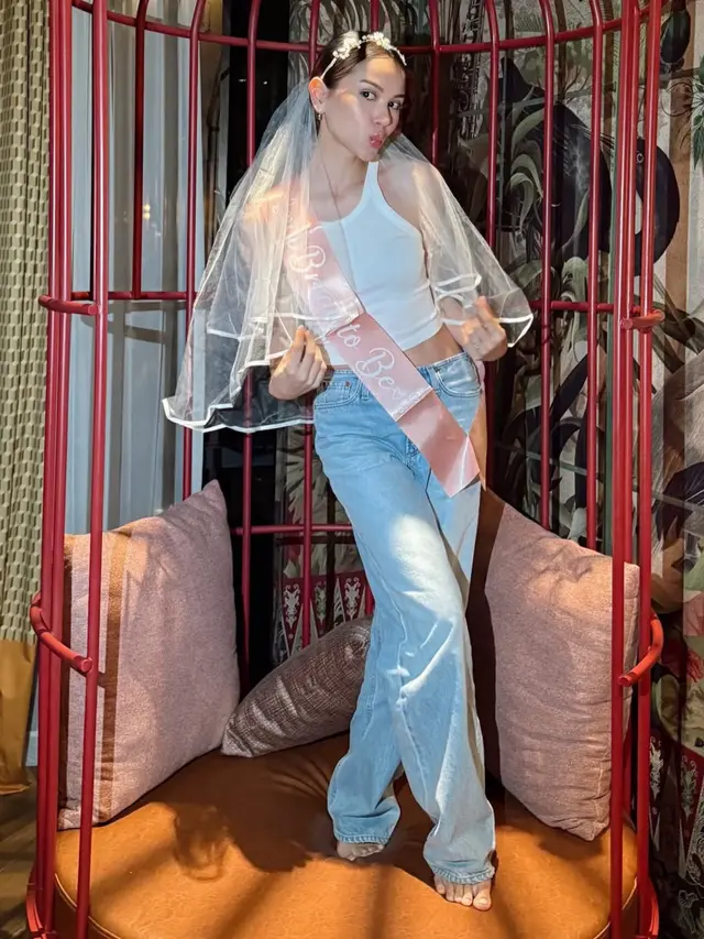 Alyssa Daguise saat Diberikan Kejutan Bridal Shower.