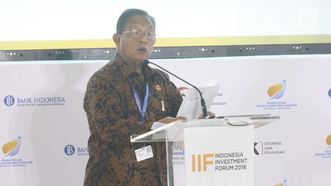 Menko Perekonomian Darmin Nasution memberi sambutan dalam Indonesia Investmen Forum (IIF) 2018 di ajang Pertemuan Tahunan IMF-World Bank 2018 di Bali, Selasa (9/10). (Liputan6.com/Angga Yuniar)