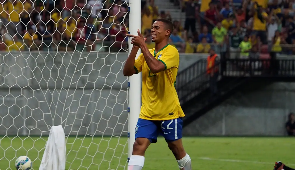 Gabriel Jesus saat ini berusia 18 tahun dan bermain di Palmeiras. Kapten tim Olimpiade Brasil ini berposisi sebagai striker. (AFP/Raphael Alves)
