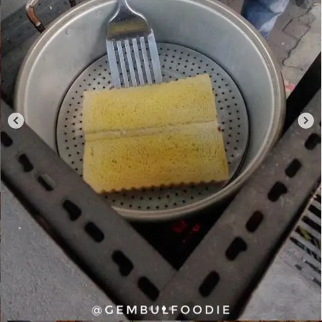 Food Blogger Yogya Terkesan Roti Kukus One yang Empuk dan Terjangkau
