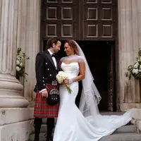 Mel B Spice Girls menikah ketiga kalinya dengan penata rambut Rory McPhee yang berusia 13 tahun lebih muda darinya. (dok. Instagram @officialmelb/https://www.instagram.com/p/DLuzuXOoqvh/?hl=en/Dinny Mutiah)