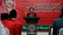 Ketum PDIP Megawati Soekarnoputri memberi sambutan pada pelantikan pengurus pusat organisasi sayap Bamusi periode 2016-2020 di DPP PDIP, Jakarta, Kamis (8/9). Turut hadir juga tokoh-tokoh PP Muhammadiyah serta Nahdlatul Ulama. (Liputan6.com/Johan Tallo)