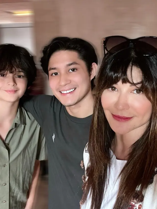 7 Potret Teuku Rassya dan Kenzou yang Tampil Kompak dan Akrab Ini Tuai Pujian