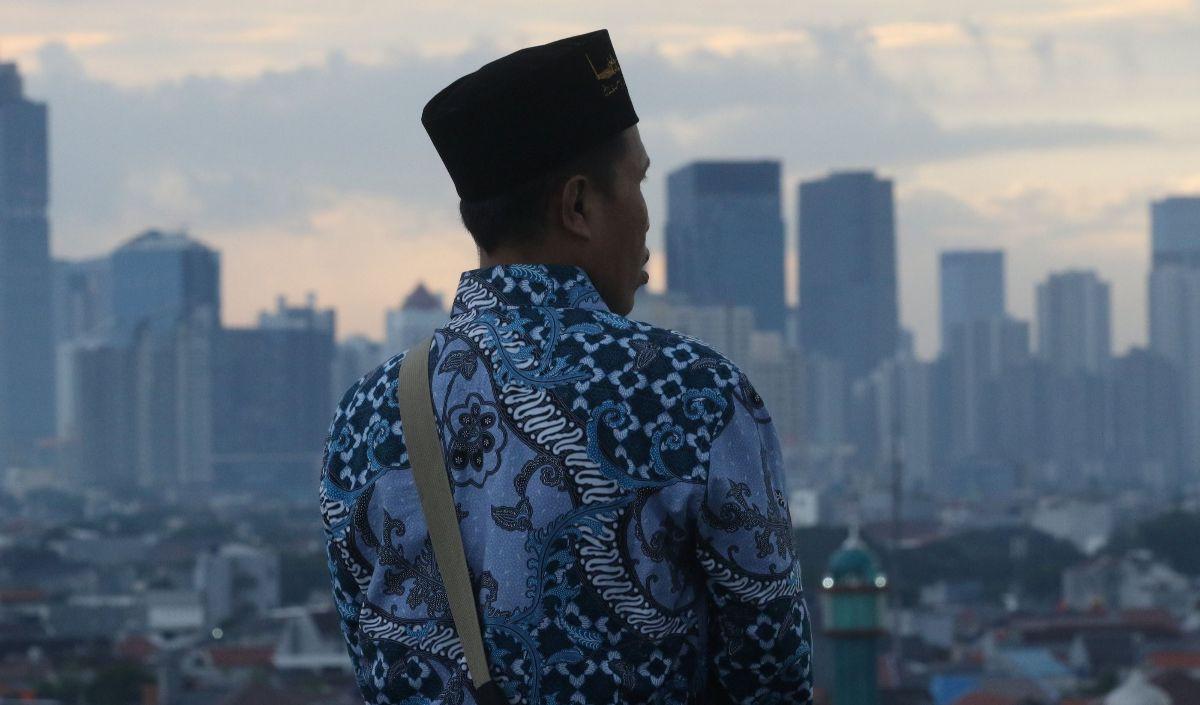 <b>"Menurut kriteria ini, diprediksi telah memenuhi kriteria. Jadi diprediksi kita akan salat Idulfitri pada (Rabu) besok tanggal 10 April 2024, bertepatan 1 syawal 1445 Hijriah,"</b><br>