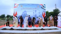 Peletakan batu pertama proyek pembangunan Masjid Agung Sheikh Zayed di Solo, Jawa Tengah, dilakukan pada Sabtu (6/3/2021).