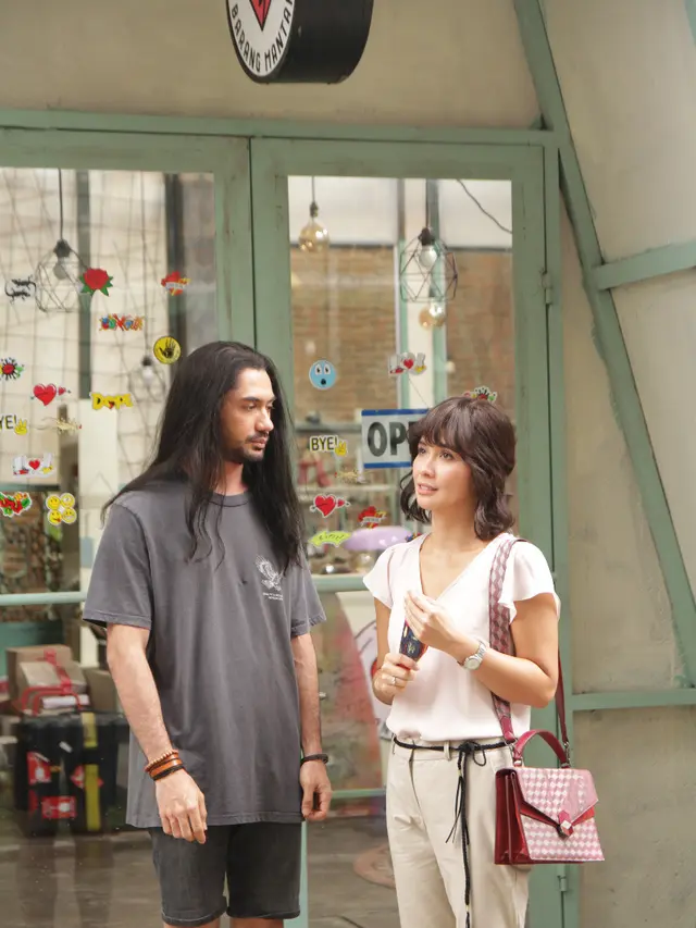 Reza Rahadian dan Marsha Timothy