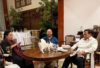 Presiden Prabowo Subianto mengunggah foto sedang berkumpul bersama putranya, Didit Hediprasetyo dan Titiek Soeharto menjelang Lebaran. (Foto: Instagram Prabowo)
