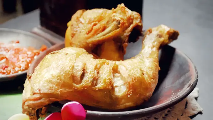 (c) @bee_is_cute / vemale.com