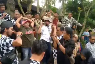 Viral Warga Tolak Sembako usai Jokowi Batal Hadir di Lampung, Teriak: Kami Butuh Jokowi!