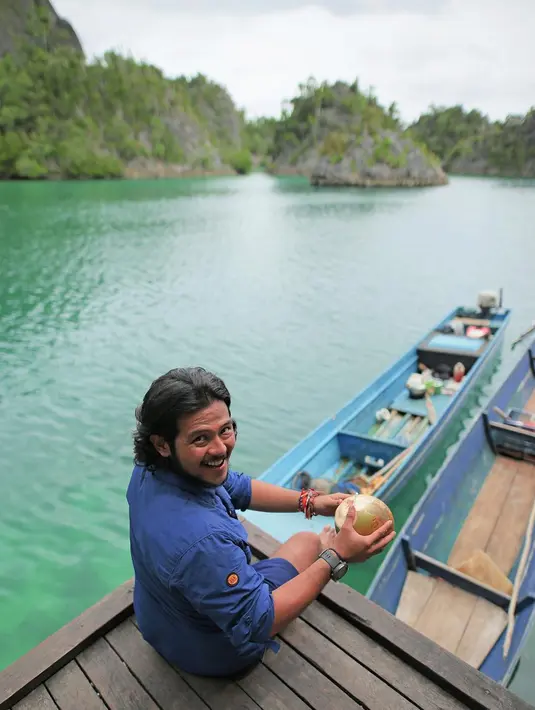 Seperti diketahui, aktor yang juga memiliki hoby traveling itu, Ramon Y Tungka menikahi Puteri Indonesia 2009 pada 2012 silam. Pernikahan pasangan ini tak diketahui media. (Instagram/ramonytungka)