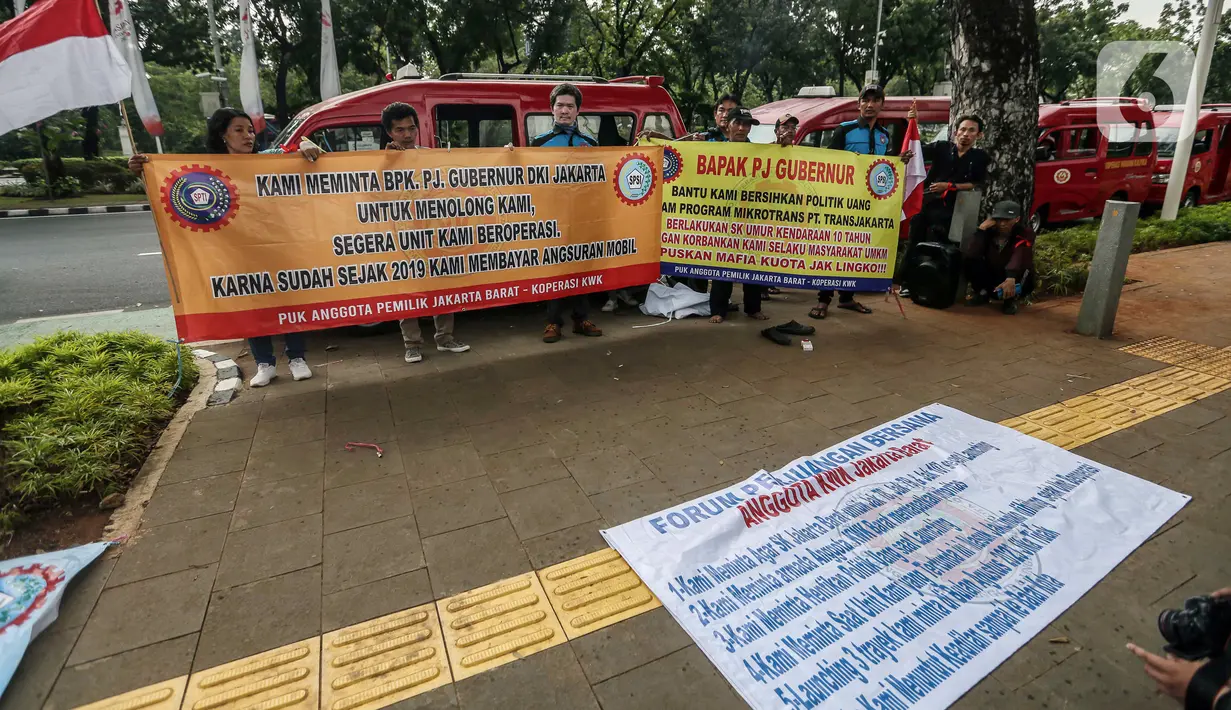 Mereka juga meminta kedaulatan anggota dalam koperasi agar tidak dijadikan sebagai lahan bisnis. (Liputan6.com/Faizal Fanani)