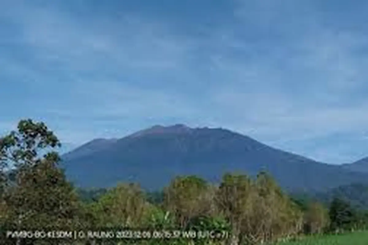 Penampakan Gunung Raung dipantau dari Pos Pantau Gunung Api Raung (Istimewa)