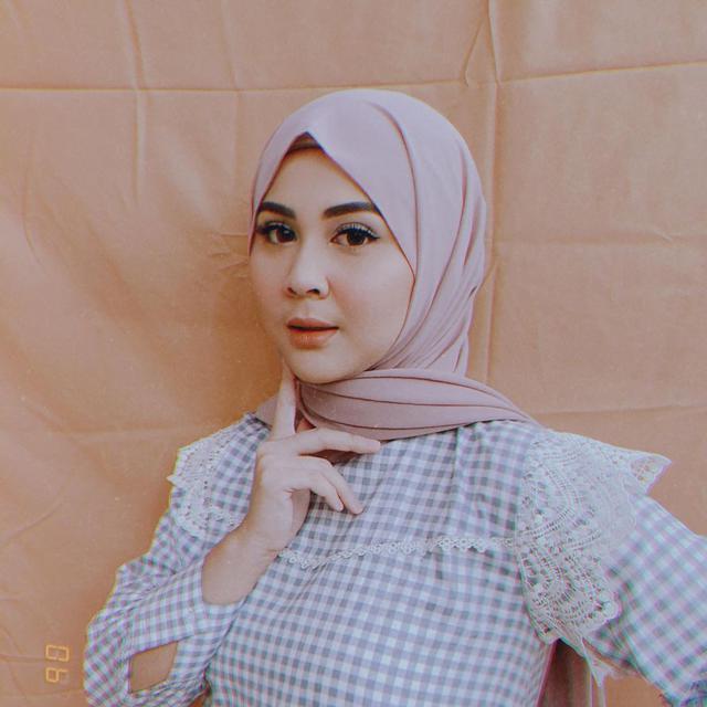 6 Potret Gaya Hijab Kesha Ratuliu, Tutorial Terbarunya Tuai Cibiran