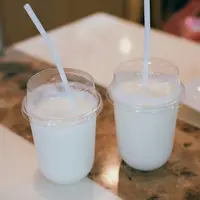 Ilustrasi ayran yoghurt. (Copyright Pexels/Markus Winkler)