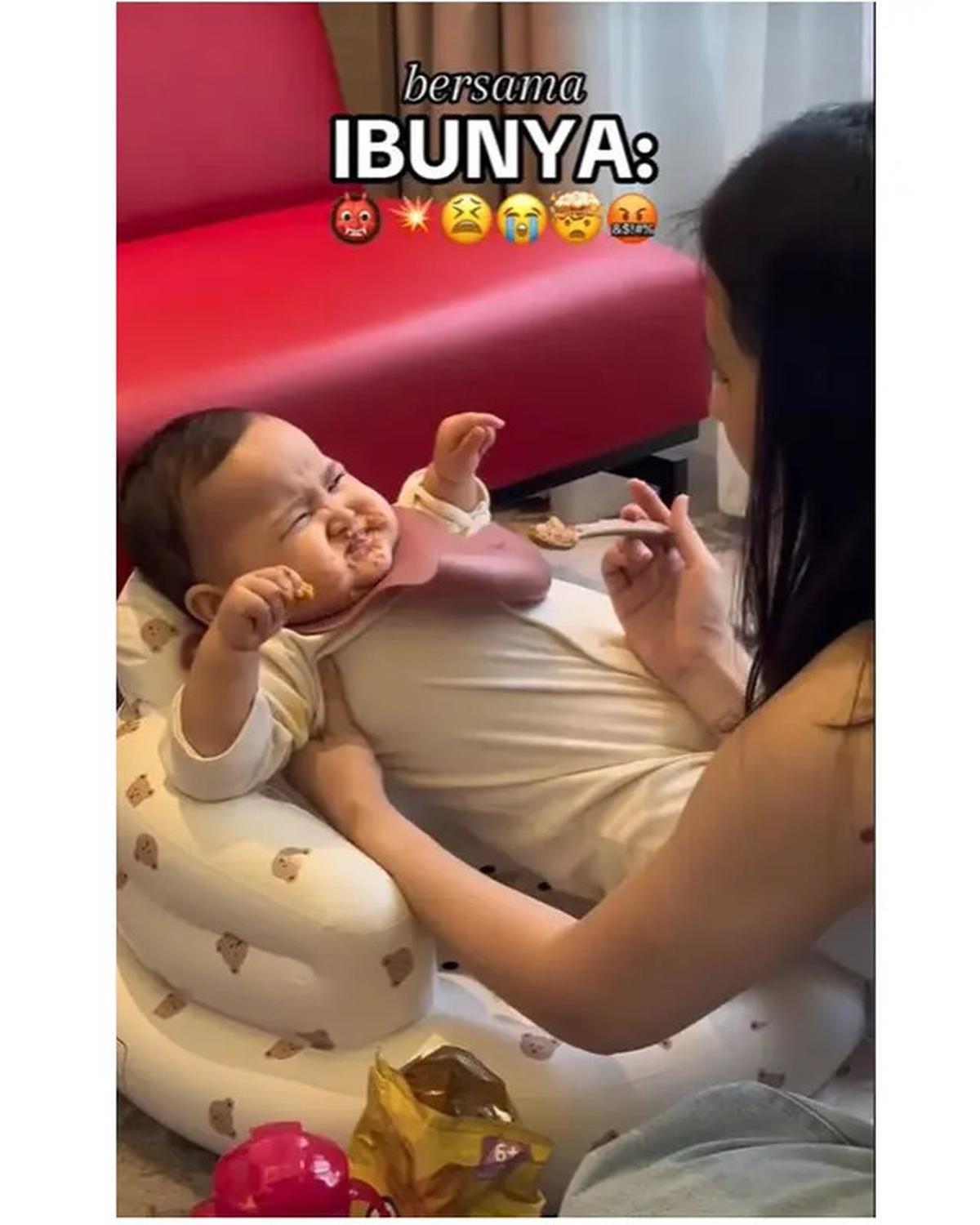 6 Potret Beda Ashilla Eks Blink Vs Suami saat Momong Anak, Mama Muda Relate