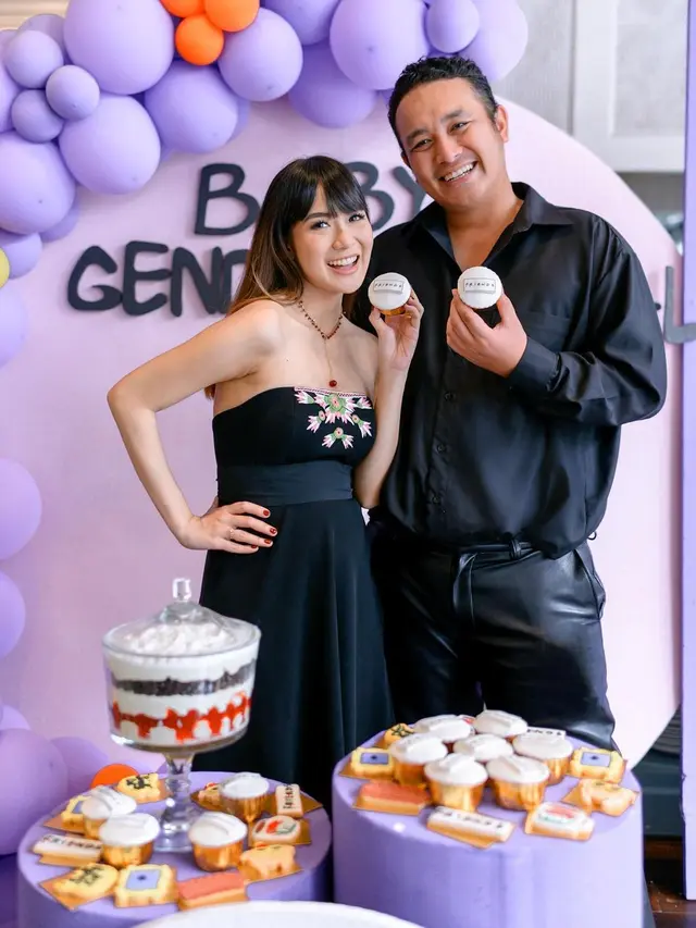 6 Momen Gilang Dirga dan Istri Ungkap Jenis Kelamin Anak Pertama, Bernuansa Serba Ungu