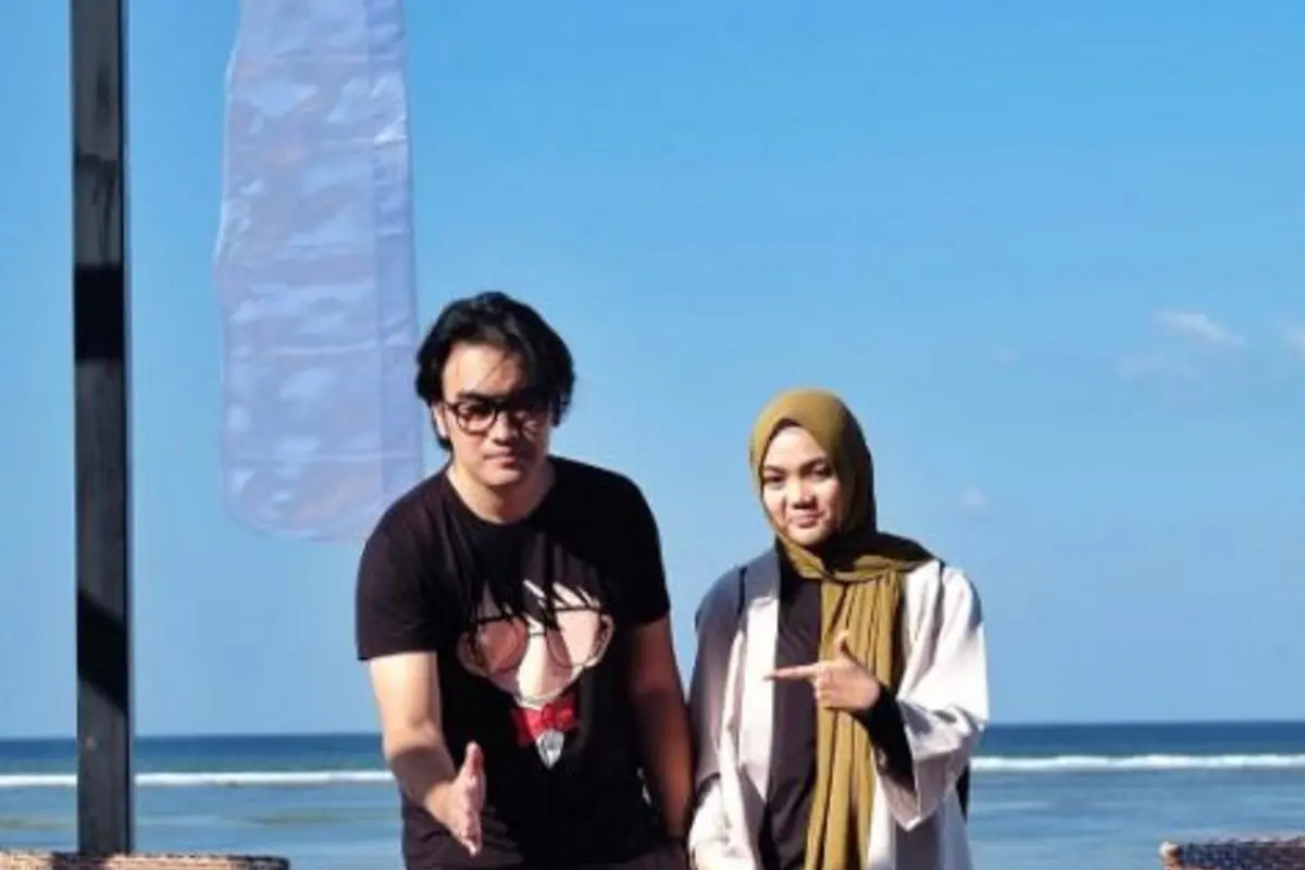 [Bintang] Rina Nose dan Ridwan Federani Anwar