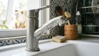 Cara Menghilangkan Kerak Putih di Keran Air dengan Bahan Dapur agar Tak Menumpuk