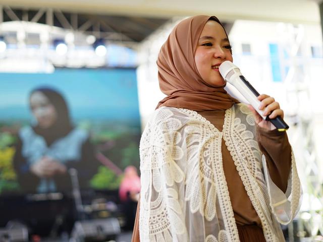 Nissa Sabyan Pakai Mikrofon Ratusan Juta Rupiah Armand Maulana 3 Kali Job Gue Showbiz Liputan6 Com