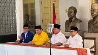 Ketum PAN Zulkifli Hasan (Zulhas) mendeklarasikan dukungannya kepada Ketum Gerindra Prabowo Subianto sebagai Capres 2024. Deklarasi ini juga dihadiri Ketum Golkar Airlangga Hartarto dan Ketum PKB Muhaimin Iskandar. (Liputan6.com/Nanda Perdana Putra)