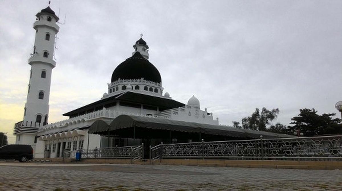 Kemegahan Masjid Abu Beureueh yang dibangun dari beras segenggam