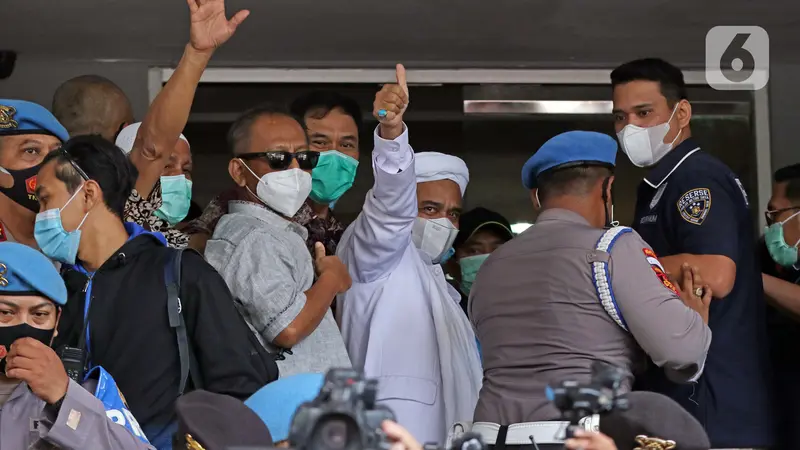 Datangi Polda Metro Jaya, Rizieq Shihab Diperiksa Sebagai Tersangka