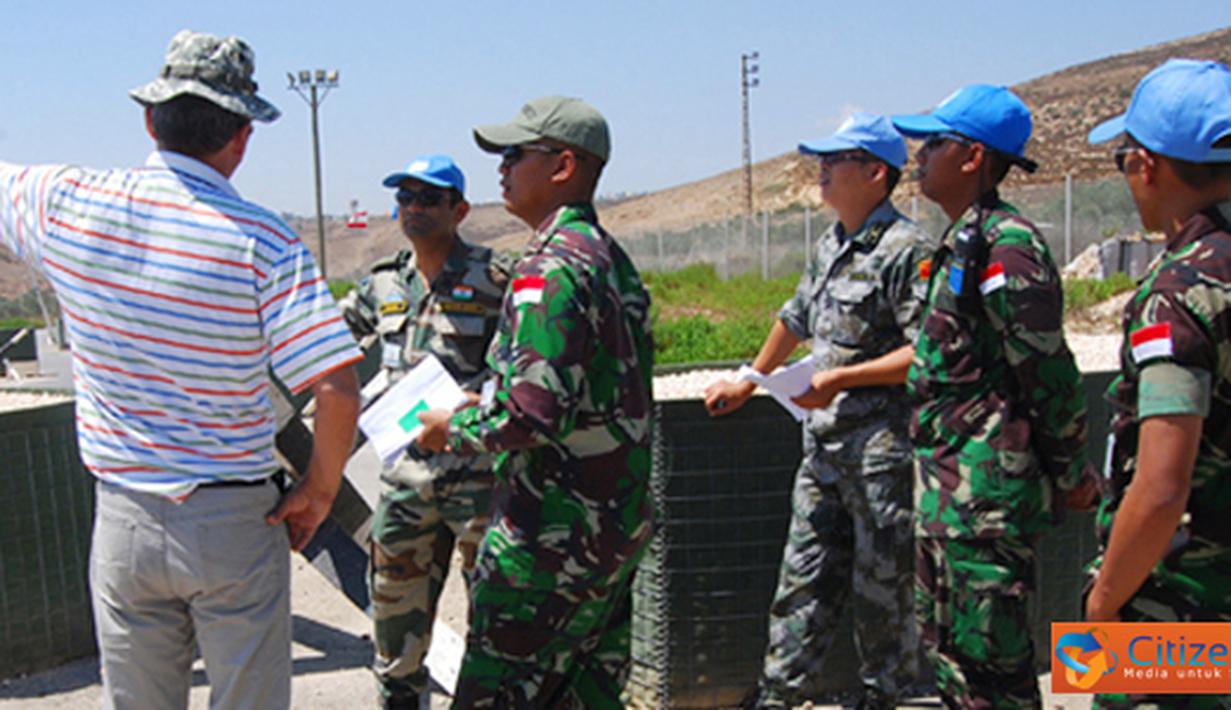 Citizen6, Lebanon: FPHQ UNIFIL Letkol Anan Kurve dan Mayor Tiang Shigiang, memeriksa Markas Satgas POM TNI Konga XXV-D/UNIFIL Sector East Military Police Unit, di UN Posn 7-3, Lebanon Selatan, Kamis (9/8). (Pengirim: Badarudin Bakri).