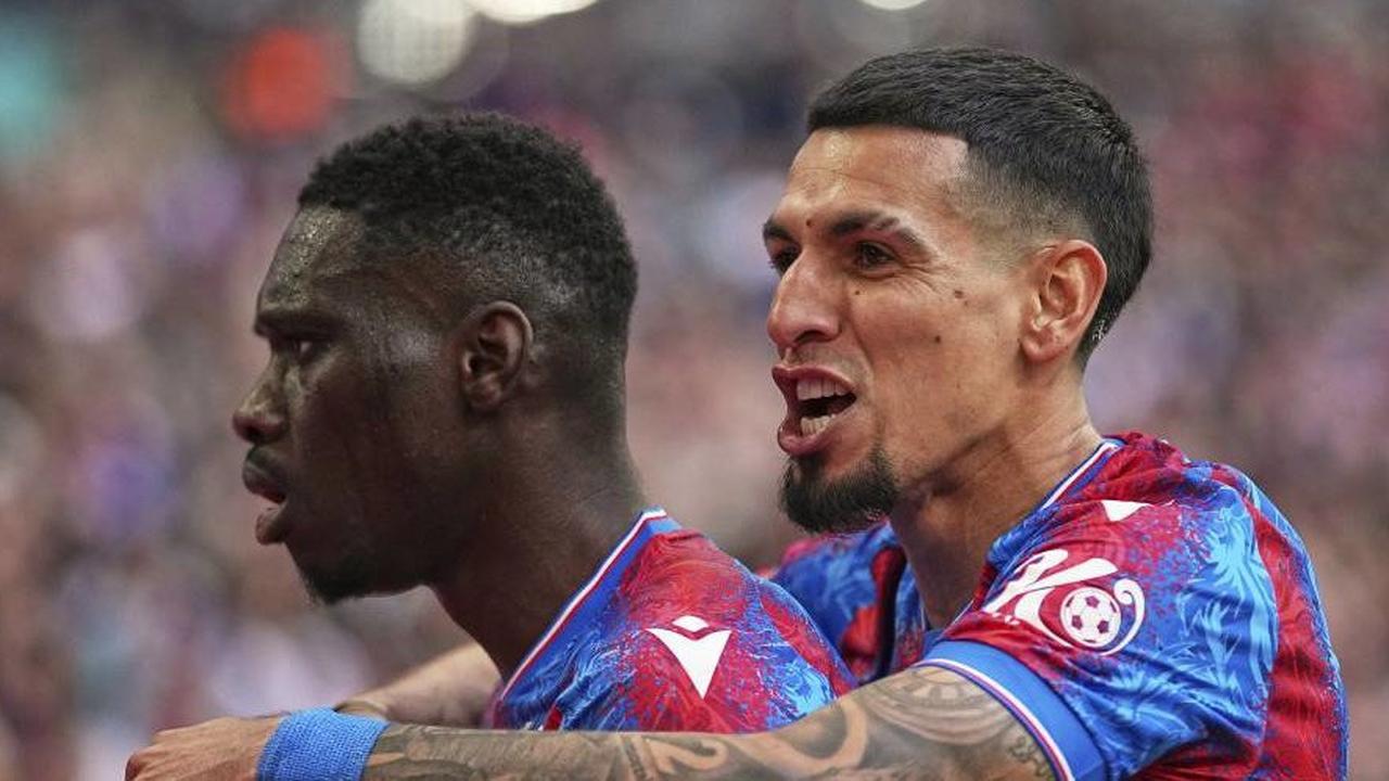 Diisukan Jadi Incaran Barcelona Hingga Chelsea, Ini Pengakuan Bek Crystal Palace