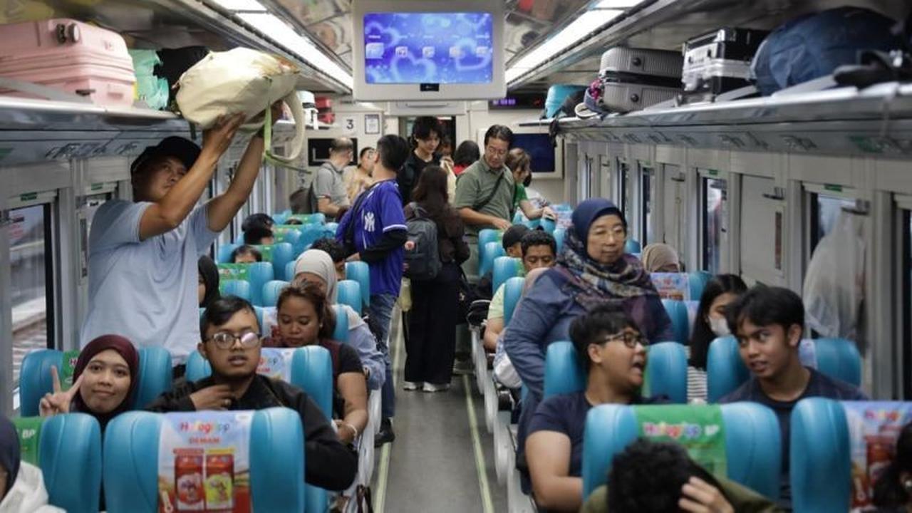 KAI Daop 2 Catat Lonjakan Penjualan Tiket KA Libur Sekolah, Capai 94 Ribu Lebih
