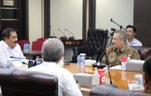 VIDEO: Menohok DPR Protes Jenderal Agus "Banyak WN Asing Kerja di RI Pakai Paspor Liburan"