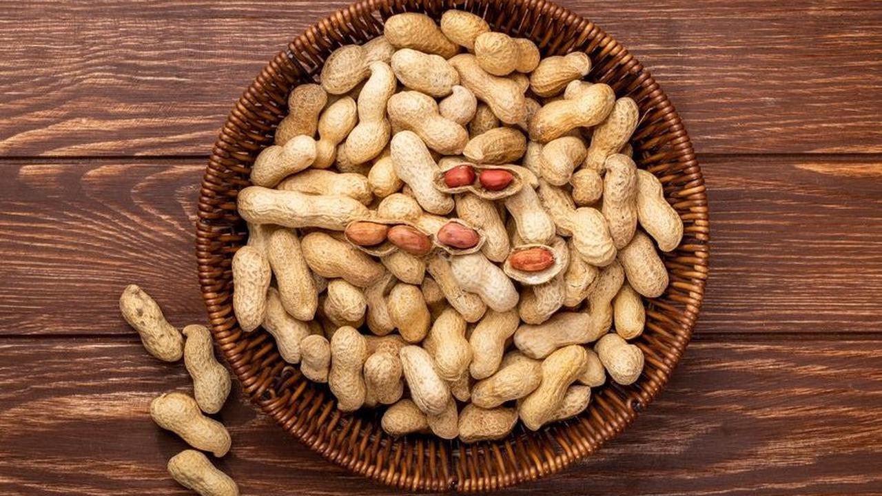 3. Chickpea (Kacang Arab):<br>Chickpea mengandung 9 gram protein dalam 100 gram. Kacang Arab juga tinggi serat dan mineral seperti pangan serta folat