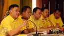 Fungsionaris GMPG, Ace Hasan Sadzily (kiri) memberi keterangan di Jakarta, Jumat (29/1/2016). GMPG meminta tim transisi untuk tetap mengawal proses rekonsiliasi mulai dari pembentukan panitia hingga Munas partai Golkar. (Liputan6.com/Helmi Fithriansyah)