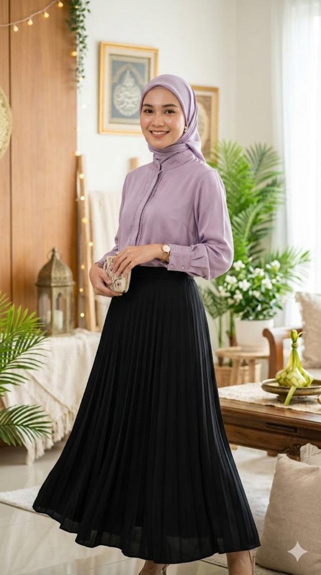 6. Blouse Lavender atau Ungu Pastel