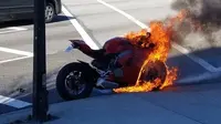 Ducari Panigale V4 terbakar. (Motorcycle.com)