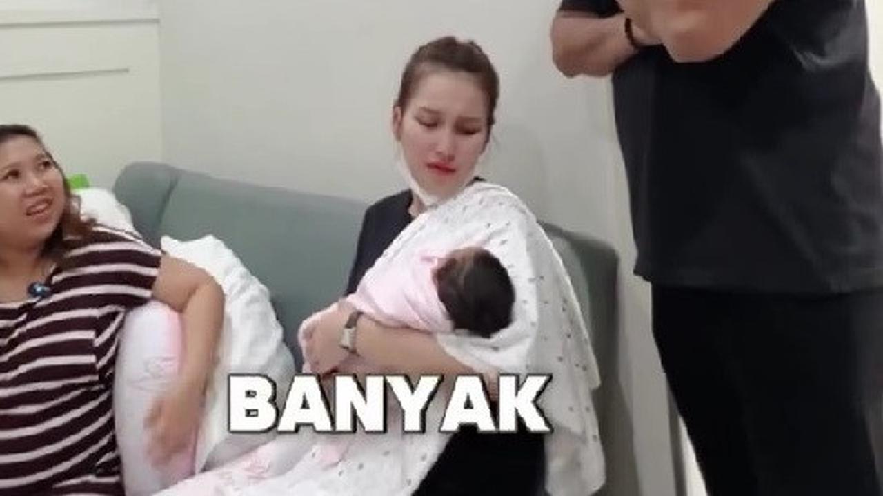 Momen Kocak Ayu Ting Ting, Andre Taulany dan Pemain 'Lapor Pak' Jenguk Kiky Saputri dan Baby Kayya: Ya Ampun Bayinya Sudah Berhijab!