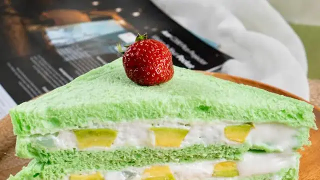 Varian best seller toko sandwich Picnic Addict yaitu kokonatsu sando