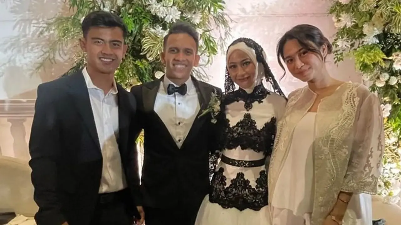 6 Potret Arhan dan Azizah di Pernikahan Egy Maulana dan Adiba Khanza, Tampil Mesra