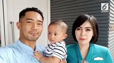 Hubungan rumah tangga Yama Carlos dan istri kembali memanas, kali ini sang Istri berencana untuk membawa ke pengadilan urusan rumah tangga mereka.